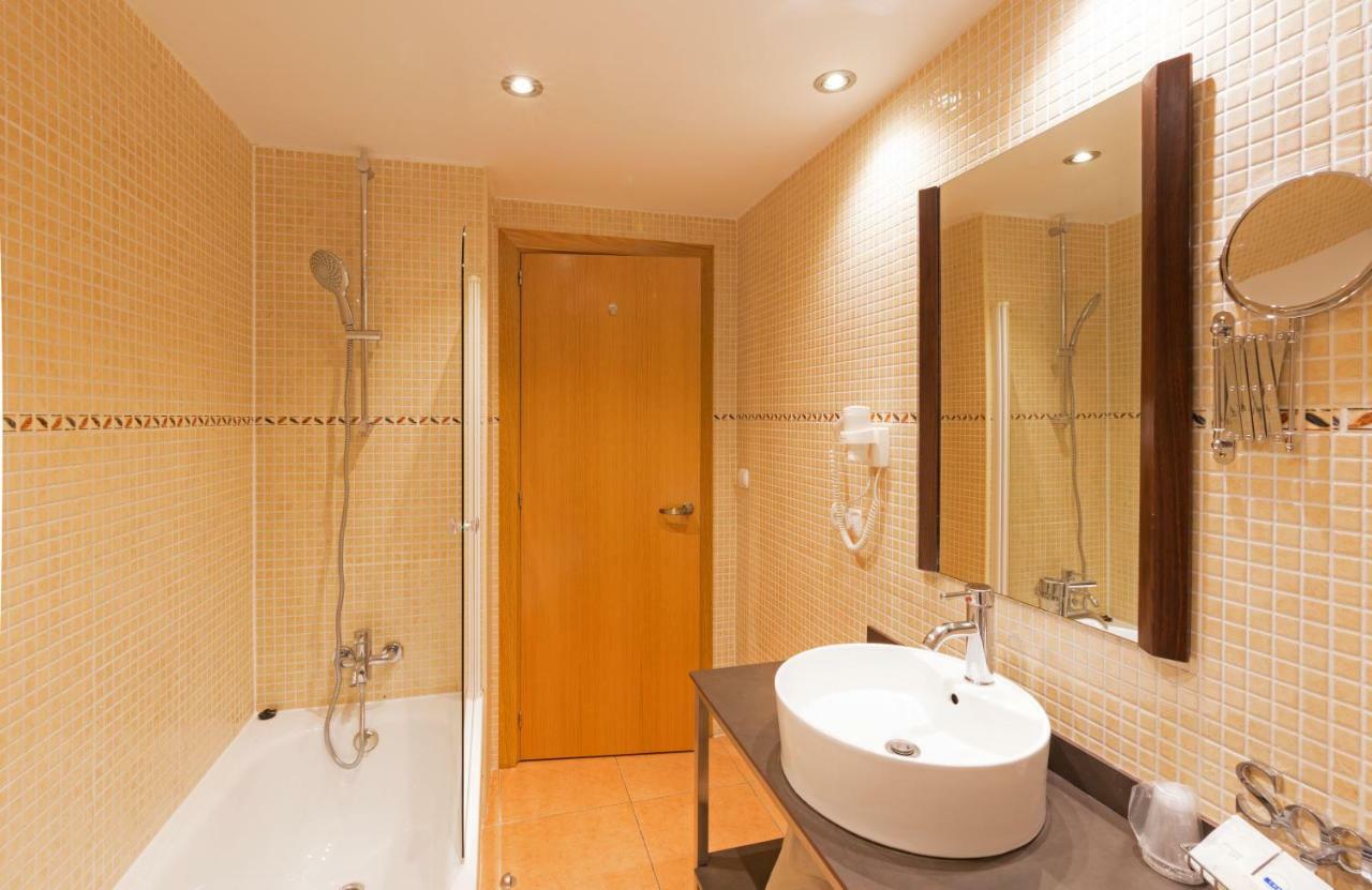 Pierre & Vacances Aparthotel La Tulipa Ордино Экстерьер фото